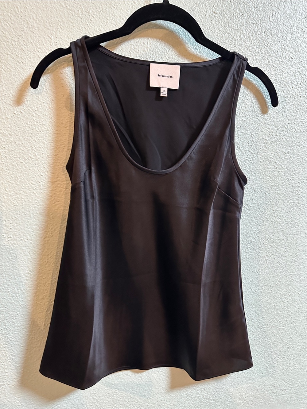 Reformation Black 100% Silk Scoop Neck Tank Top Size XS